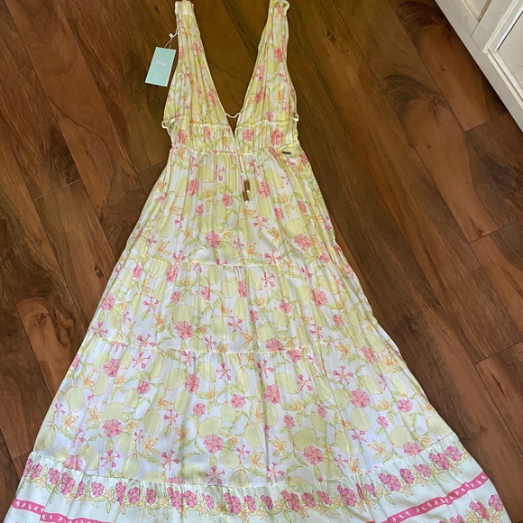 Flirty Summer Beach Dress - Picture 1 of 7